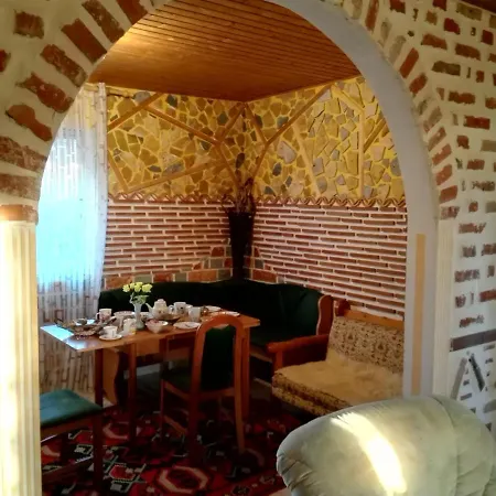 Arti Semesterbostad Ksamil